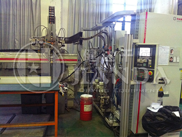 German sealed foam machine